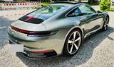 Porsche 992 Carrera S Coupe, aventuringrün, neuwertig - Porsche 992: Grün