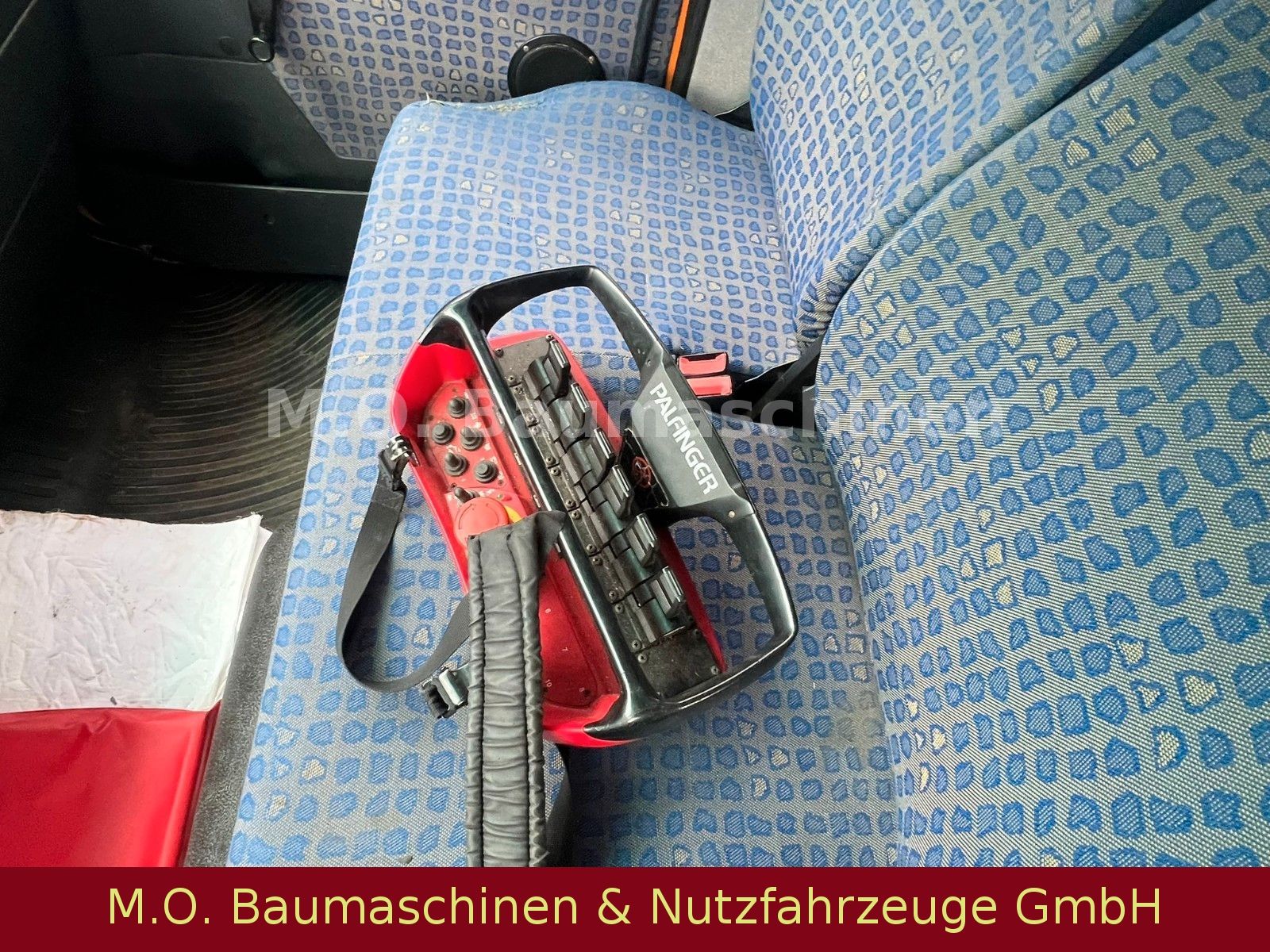 Fahrzeugabbildung MAN LE 14.220/Palfinger PK 12502/3.Seitenkipper/Doka