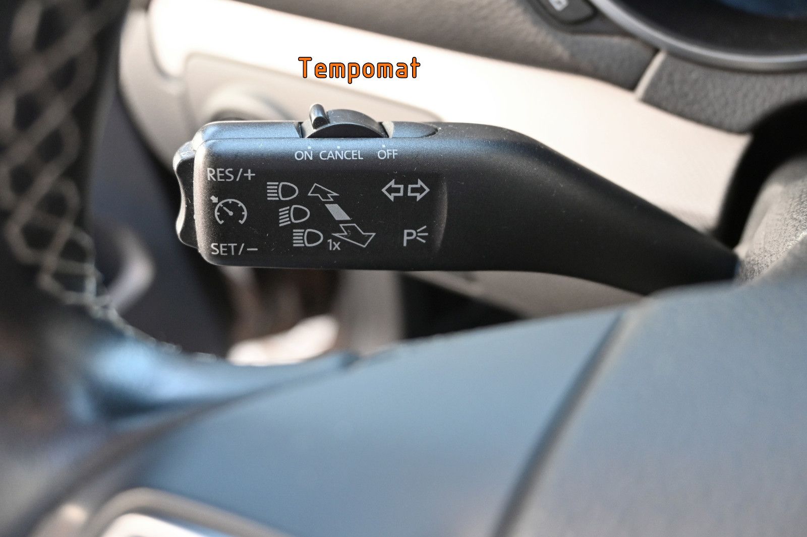 Fahrzeugabbildung Volkswagen Golf 1.6 TDI Variant MATCH °AHK°PANO°STANDHEIZ.°