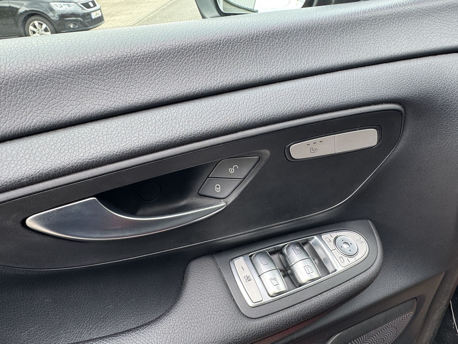 Fahrzeugabbildung Mercedes-Benz V 250 EDITION lang/Navi/DAB/Spur/StandHz