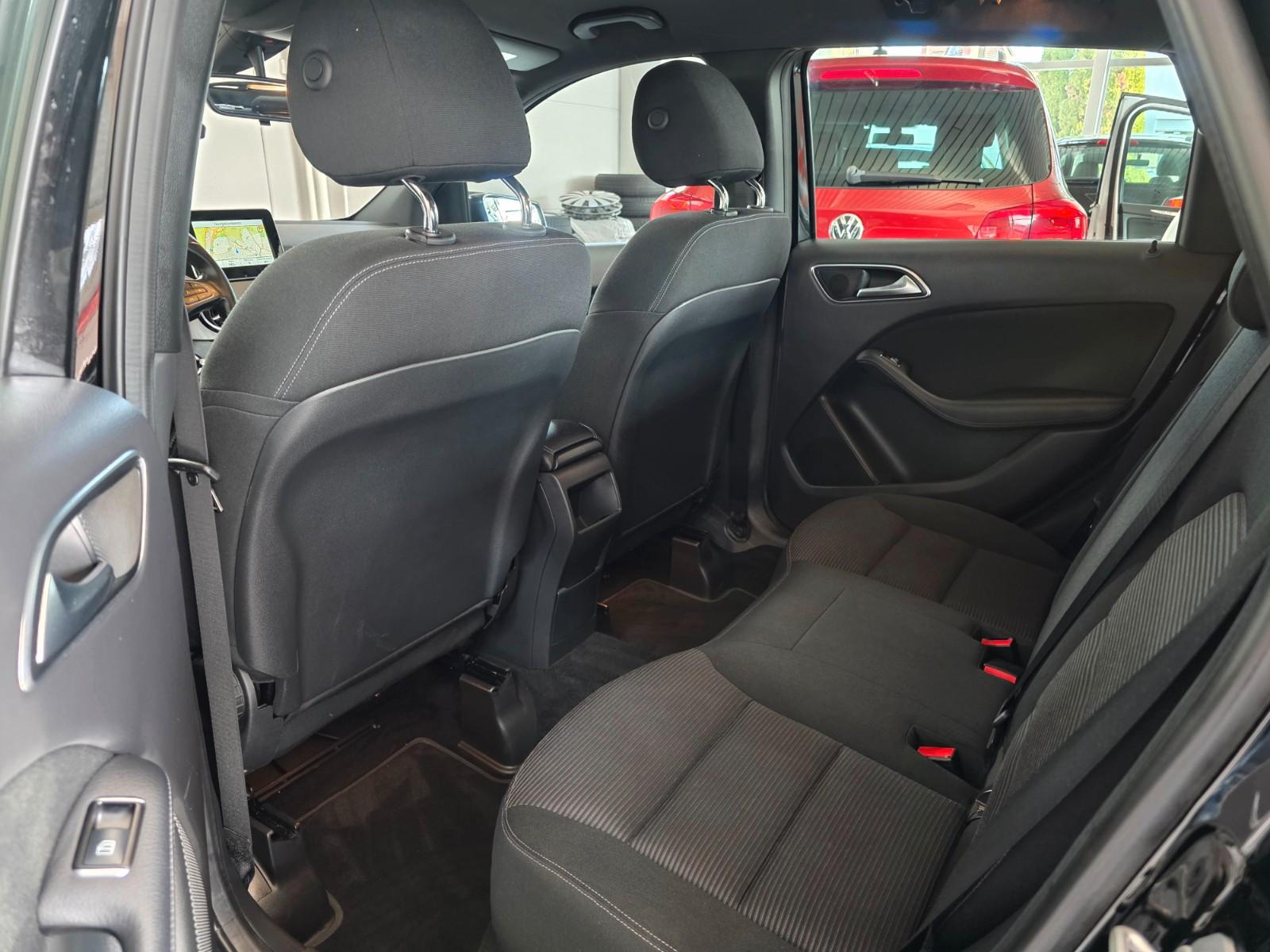 Mercedes-Benz STYLE B 180*AUTOMATIK*NAVI*BT*SHZ*SCHHFT*KLIMA*