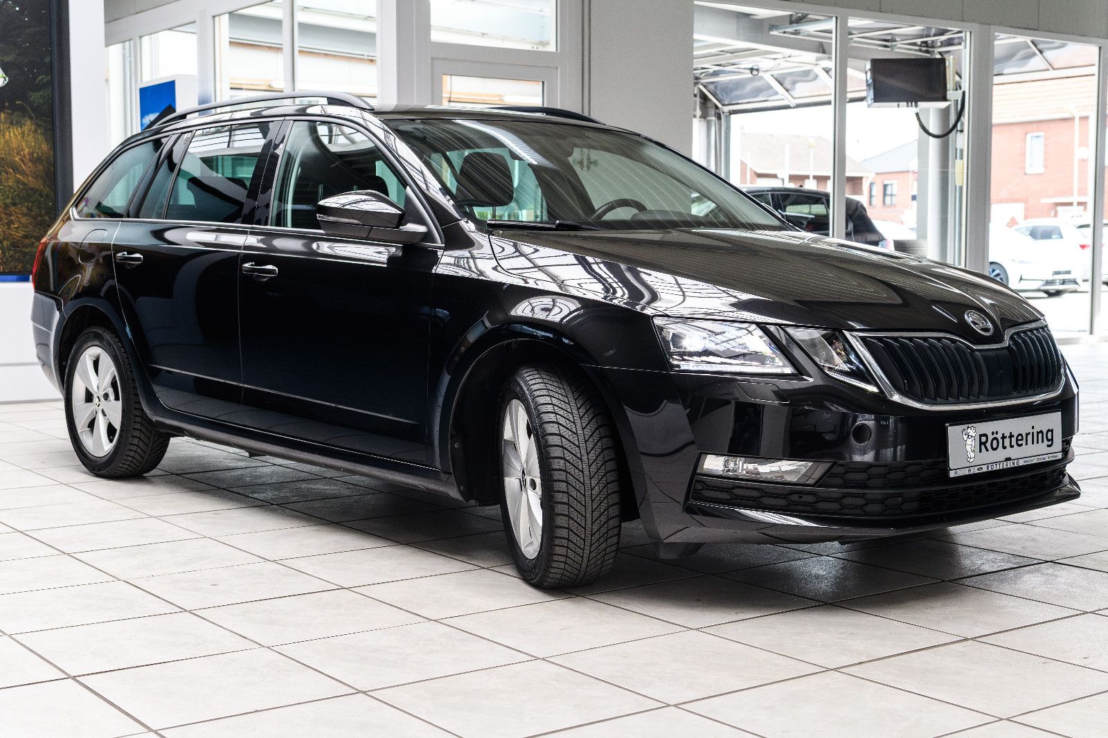 Fahrzeugabbildung SKODA Octavia Combi Tour 1.0 +NAVI+LED+el.Heckkl.+MFL