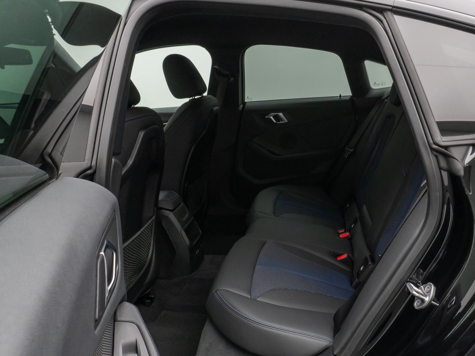 Fahrzeugabbildung BMW 218i Gran Coupé M Sport DAB CockPitPr PDC Komfor