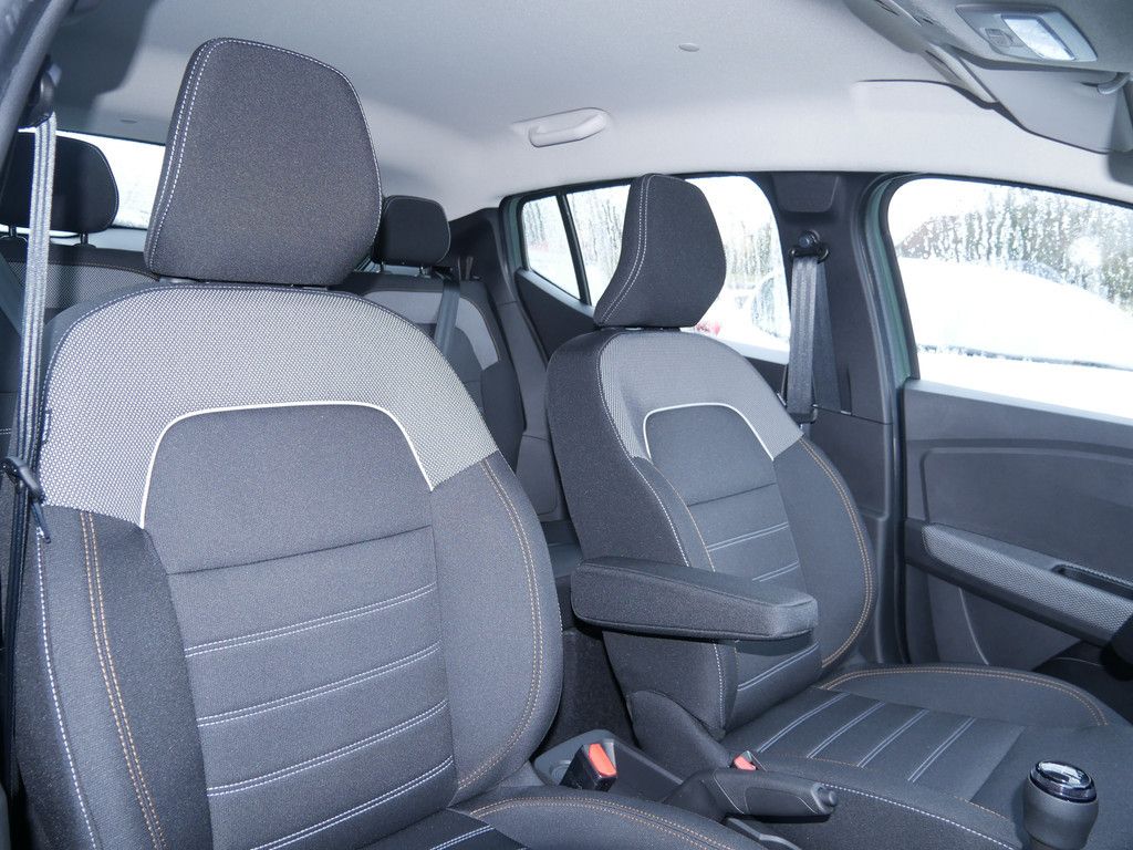 Fahrzeugabbildung Dacia Sandero Stepway Expression TCe 90