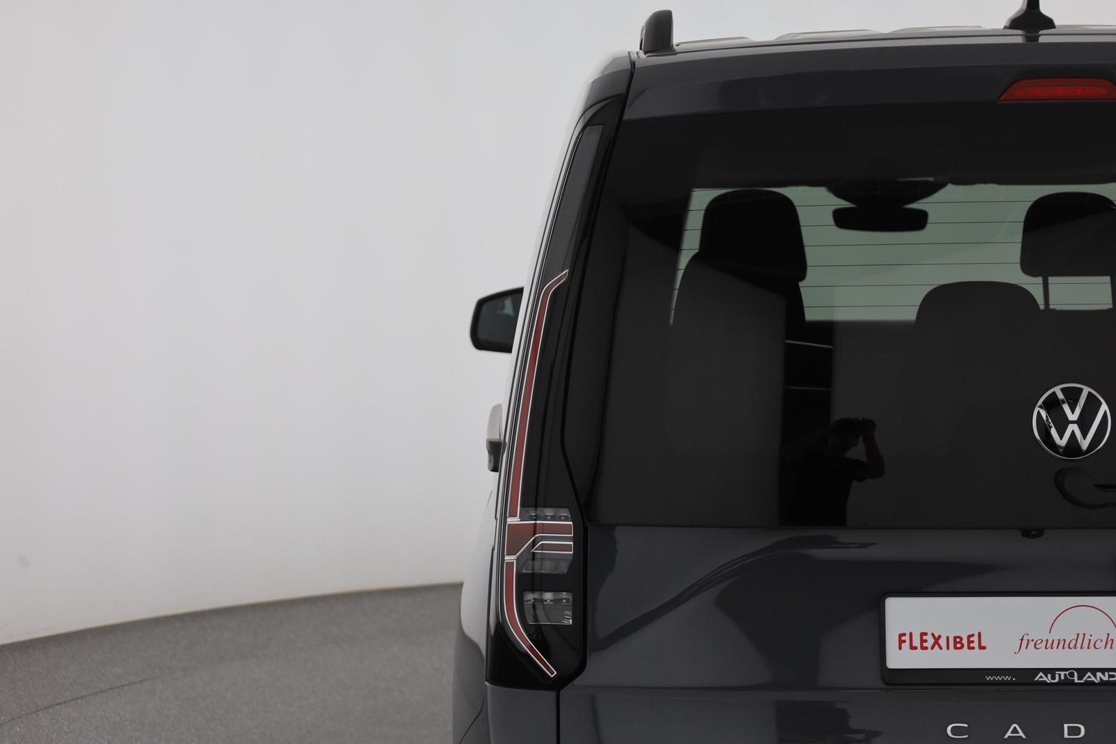 Volkswagen Caddy 1.5 TSI DSG LED ACC Kamera AHK
