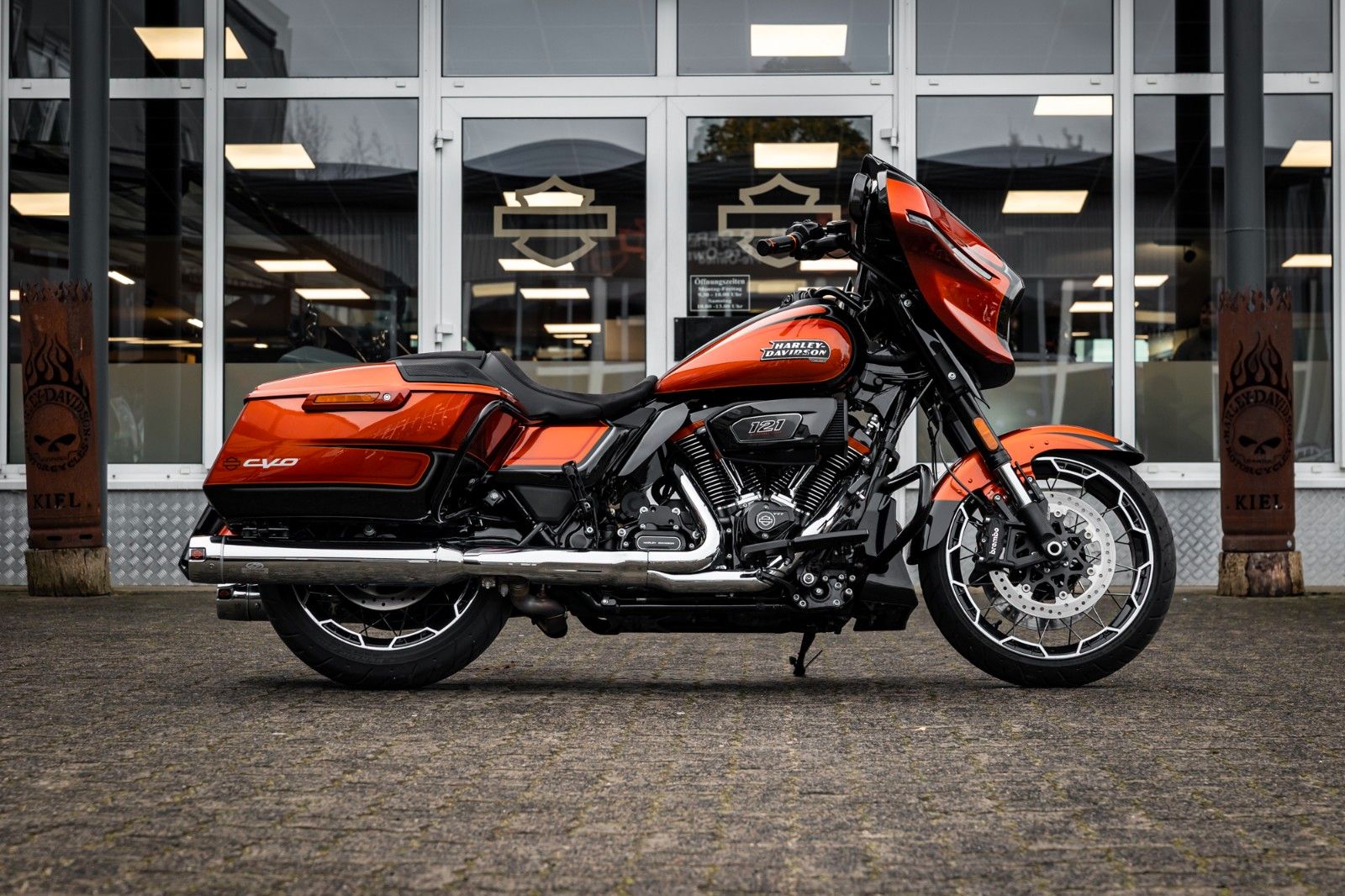 Fahrzeugabbildung Harley-Davidson CVO Street Glide  FLHXSE 121 cui - Jekill -