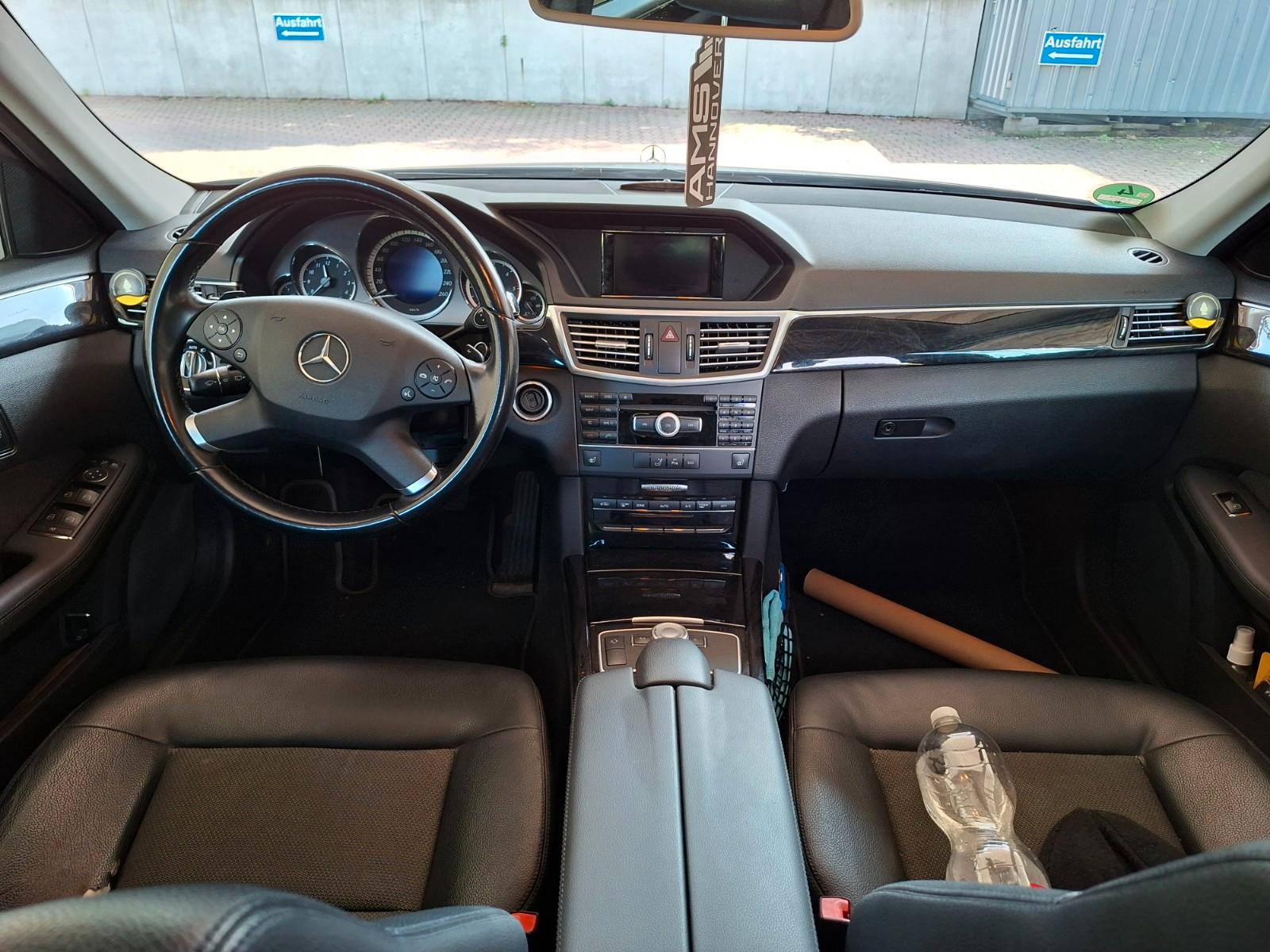 Mercedes-Benz E 220 CDI T BlueEFFICIENCY AVANTGARDE AVANTGARDE