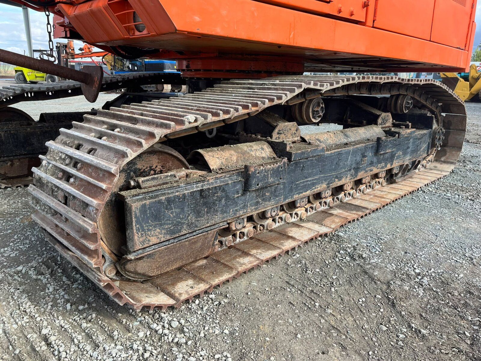 Fahrzeugabbildung CAT 215DLC