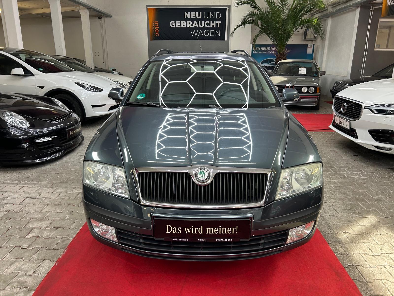 Skoda Octavia Combi 4X4*AHK*KLIMA*LEDER*TÜV 12.2027*