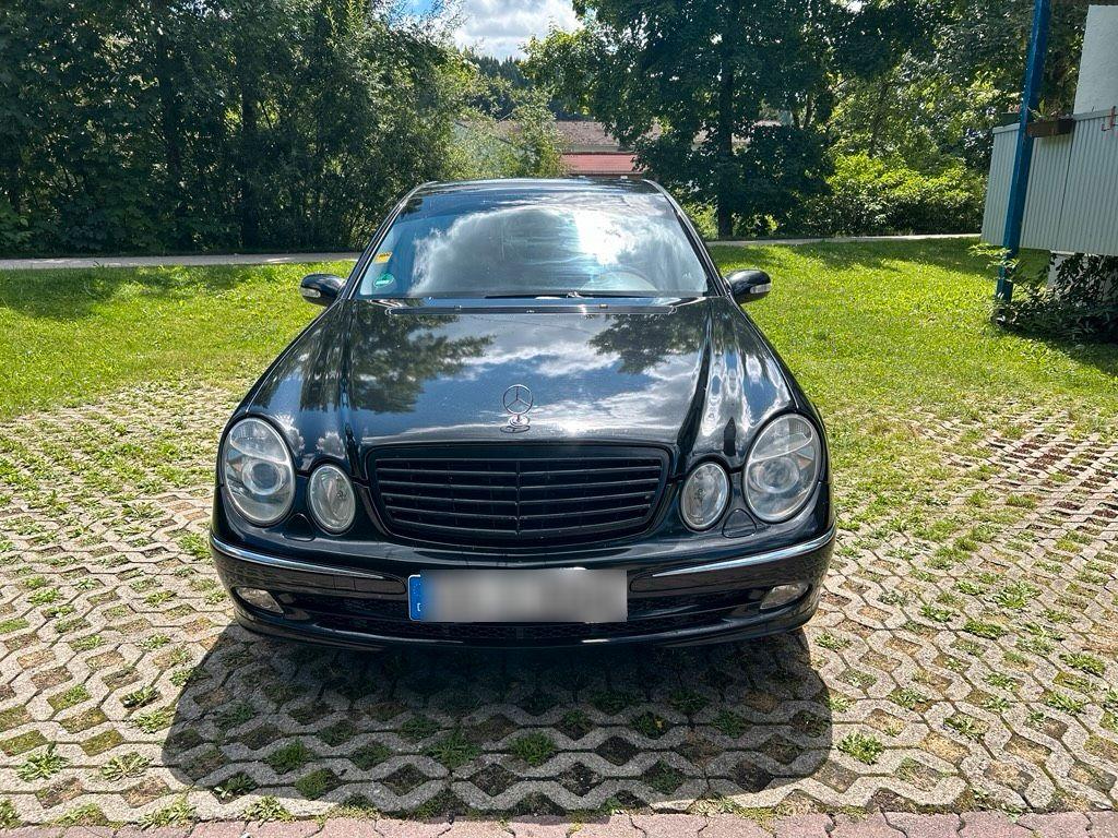 Mercedes-Benz E 270