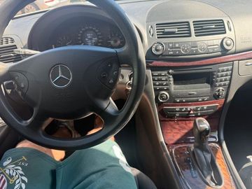 Mercedes E 200 - 6