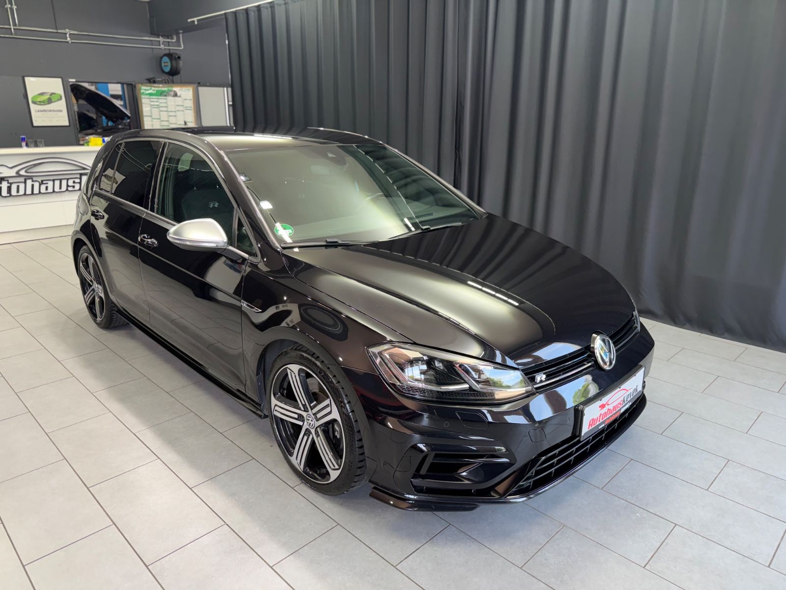 Fahrzeugabbildung Volkswagen Golf VII 2.0 R 4Motion |DSG|VIRTUAL|2.HAND
