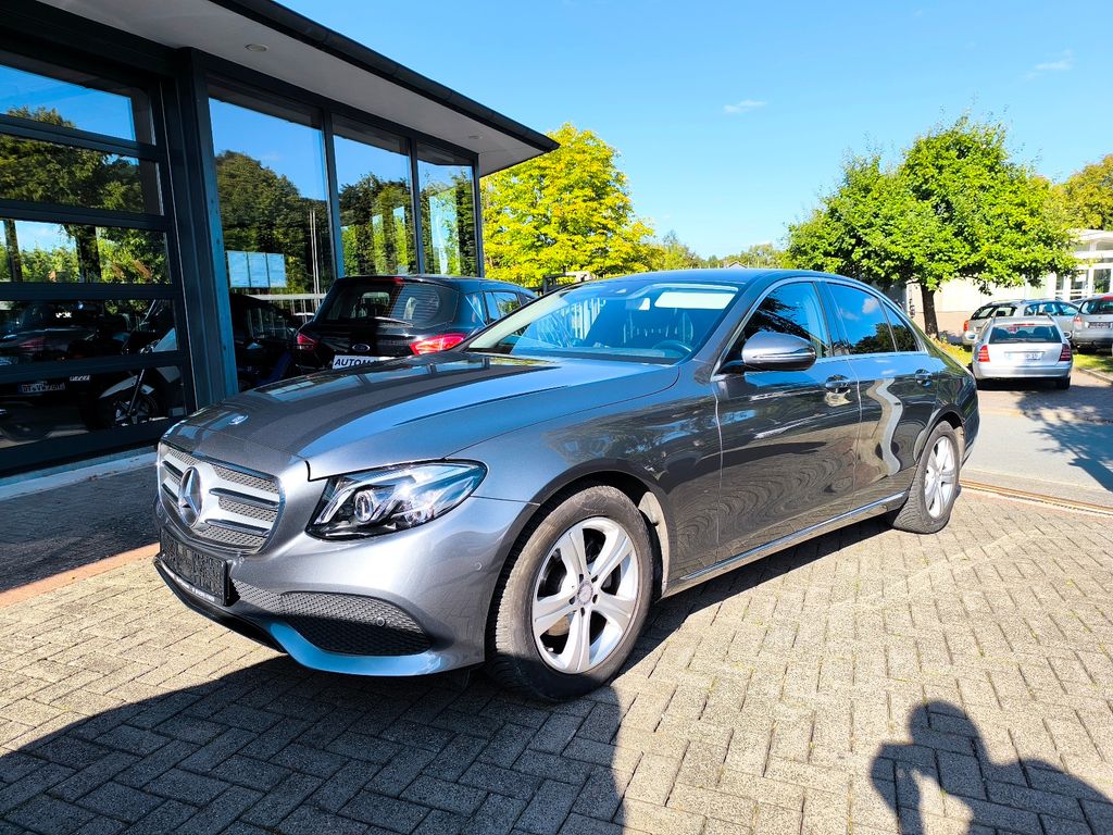 Image of Mercedes-Benz E 200