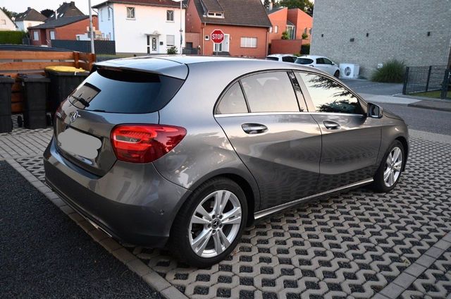 MERCEDES-BENZ Mercedes-Benz A200 d | Automatik | Vollled...