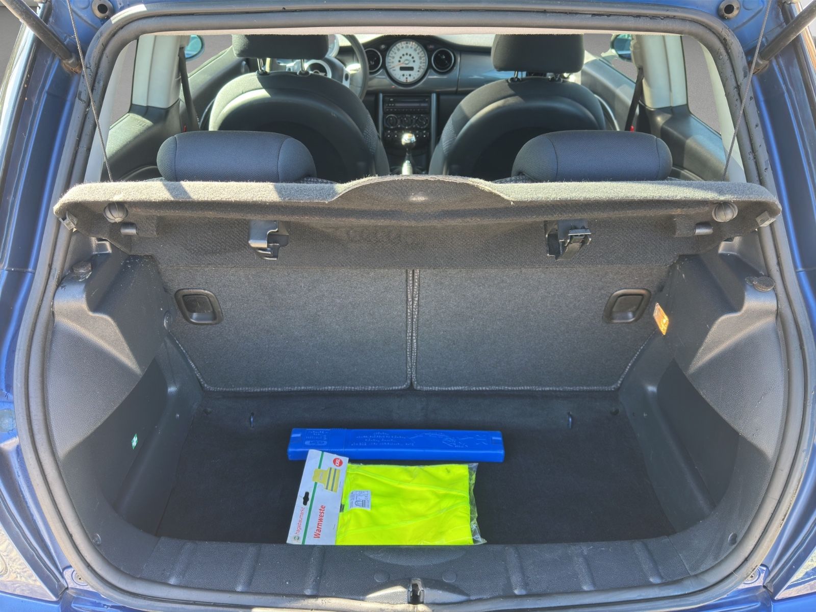 Fahrzeugabbildung MINI ONE /Panoramadach/Klima/SHZ/TÜV07.2027