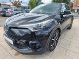 Toyota C-HR Hybrid Team D Navi RFK - schwarze Toyota C-HR