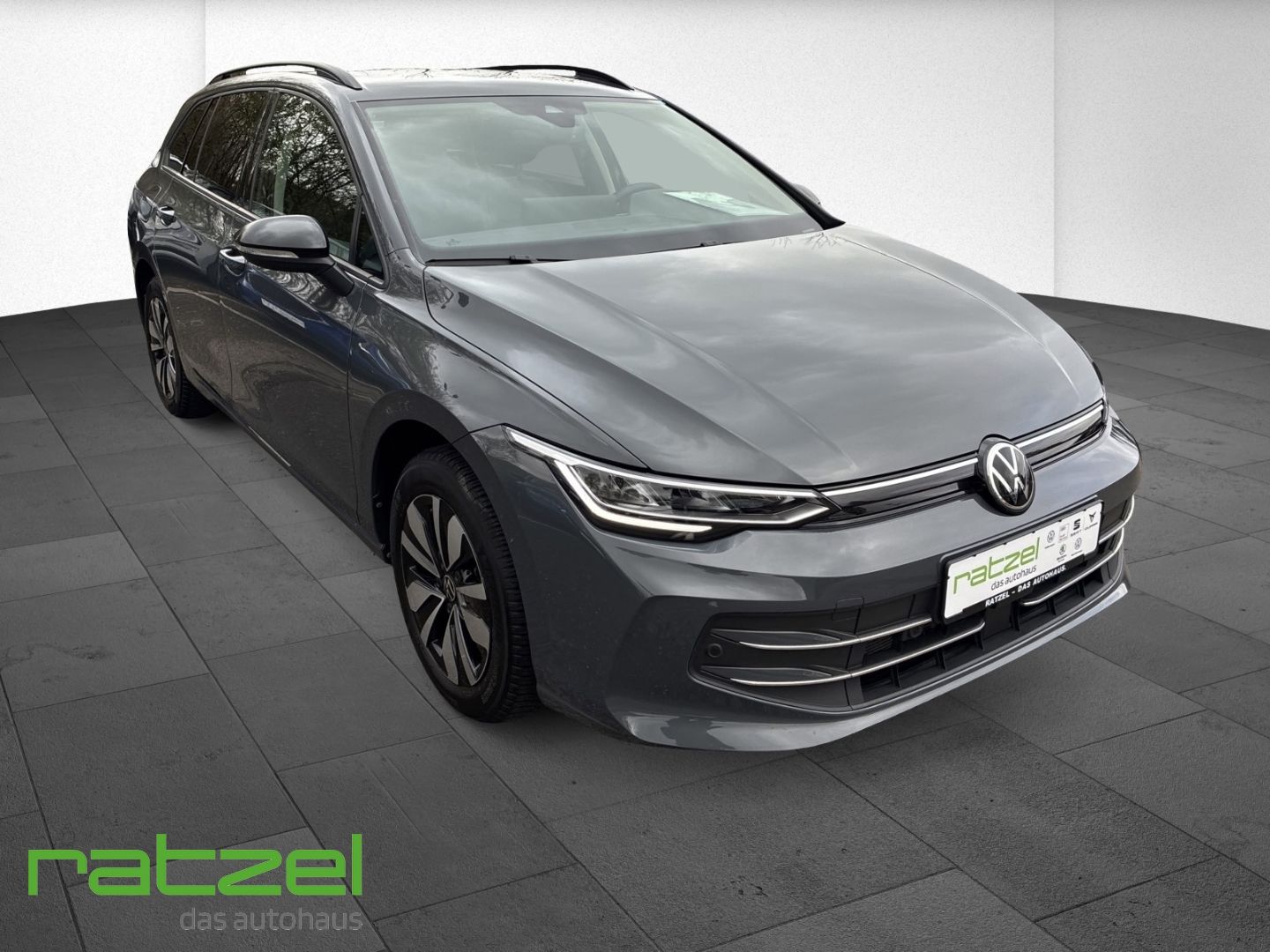 Fahrzeugabbildung Volkswagen Golf Variant 1.5 TSI Goal Navi vorb.Digitales Co