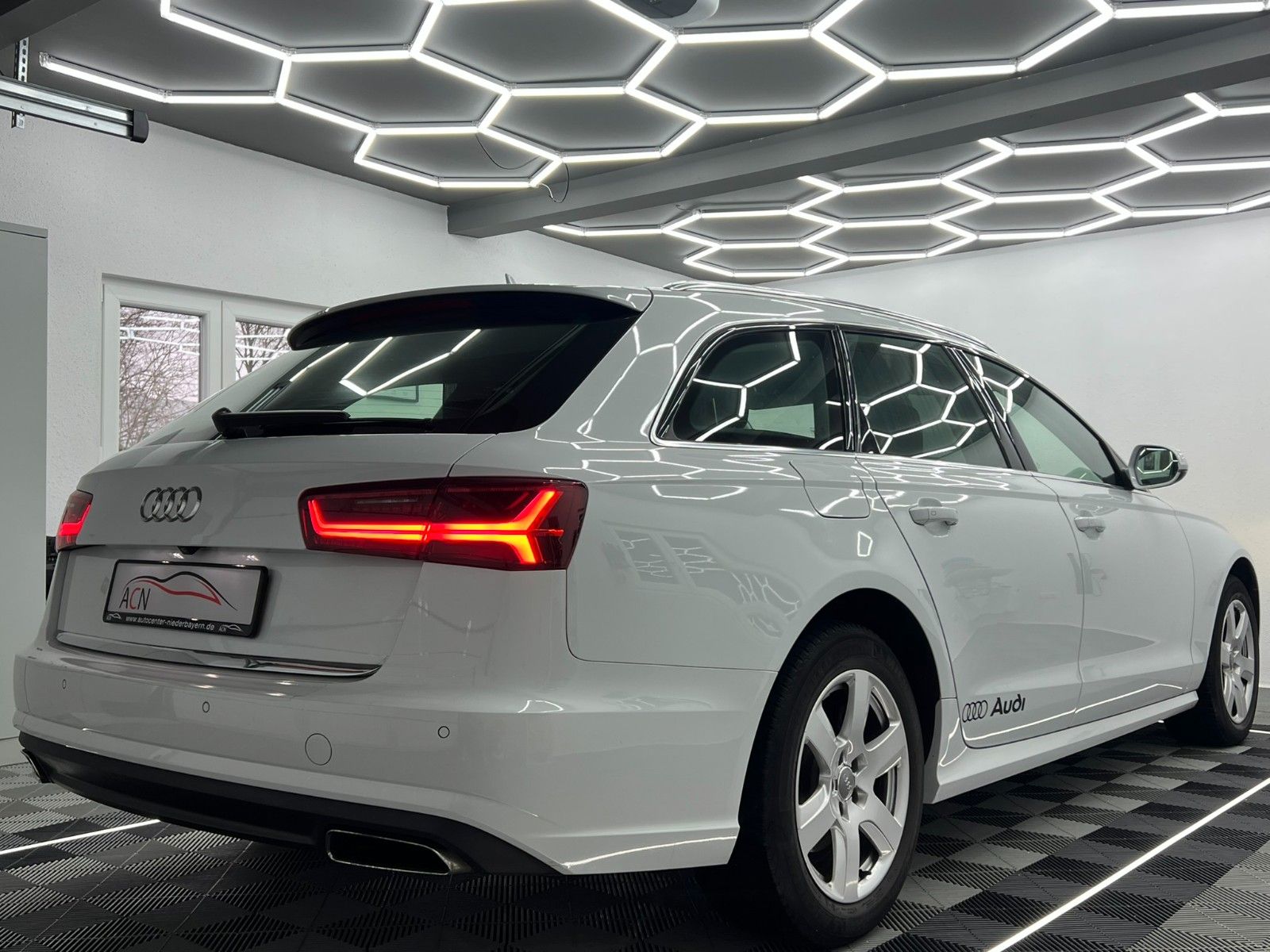 Fahrzeugabbildung Audi A6 Avant 2.0 TDI ultra/NAVI/KAMERA/4-ZONEN/ACC