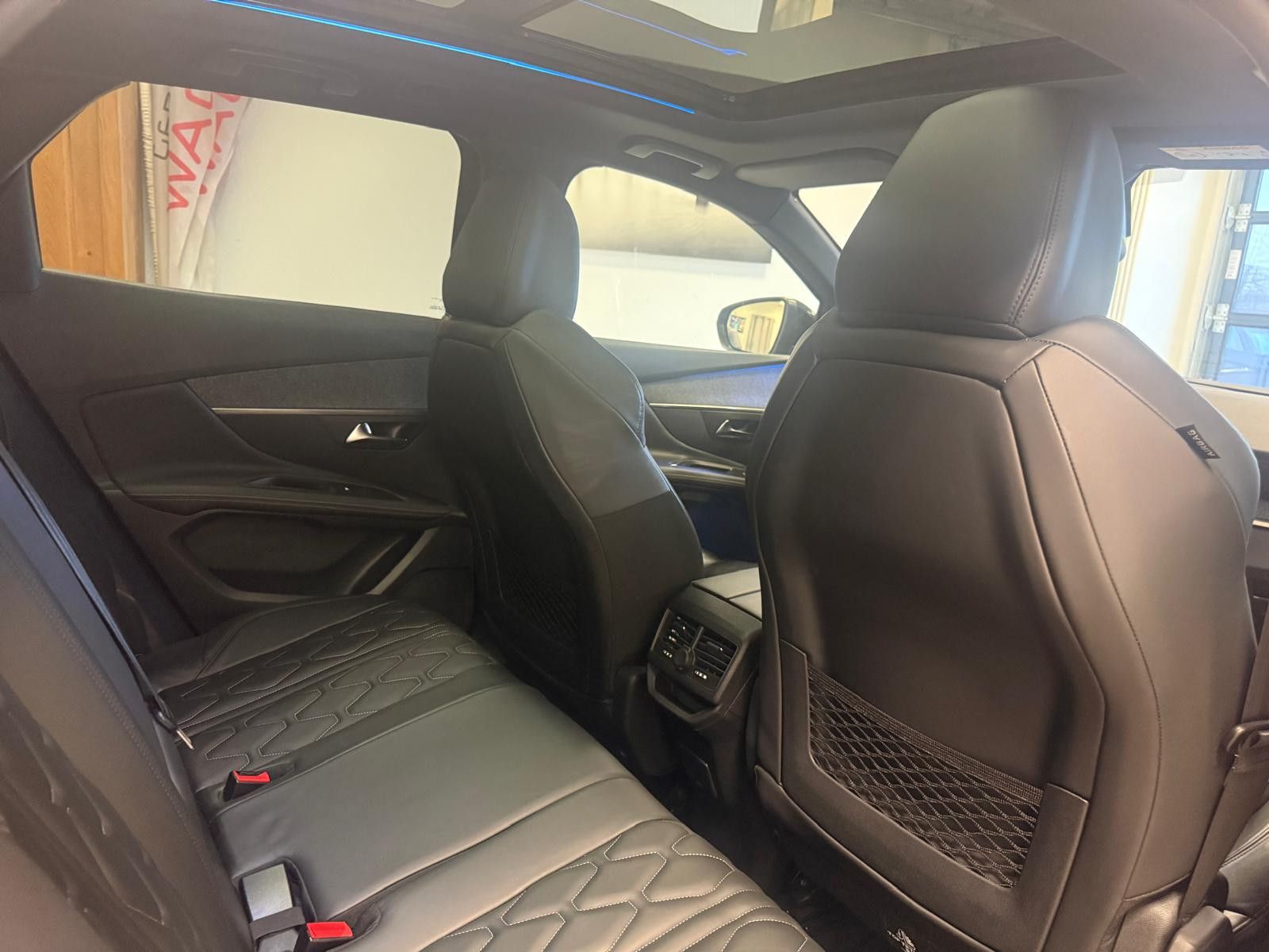 Fahrzeugabbildung Peugeot 3008 Allure  GT /SCHECKHEFT/ LED/AHK/ PANORAMA