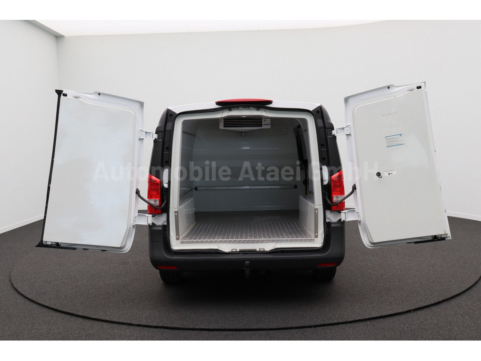 Fahrzeugabbildung Mercedes-Benz Vito 111 lang *Frischdienst* Top! + AHK (8247)