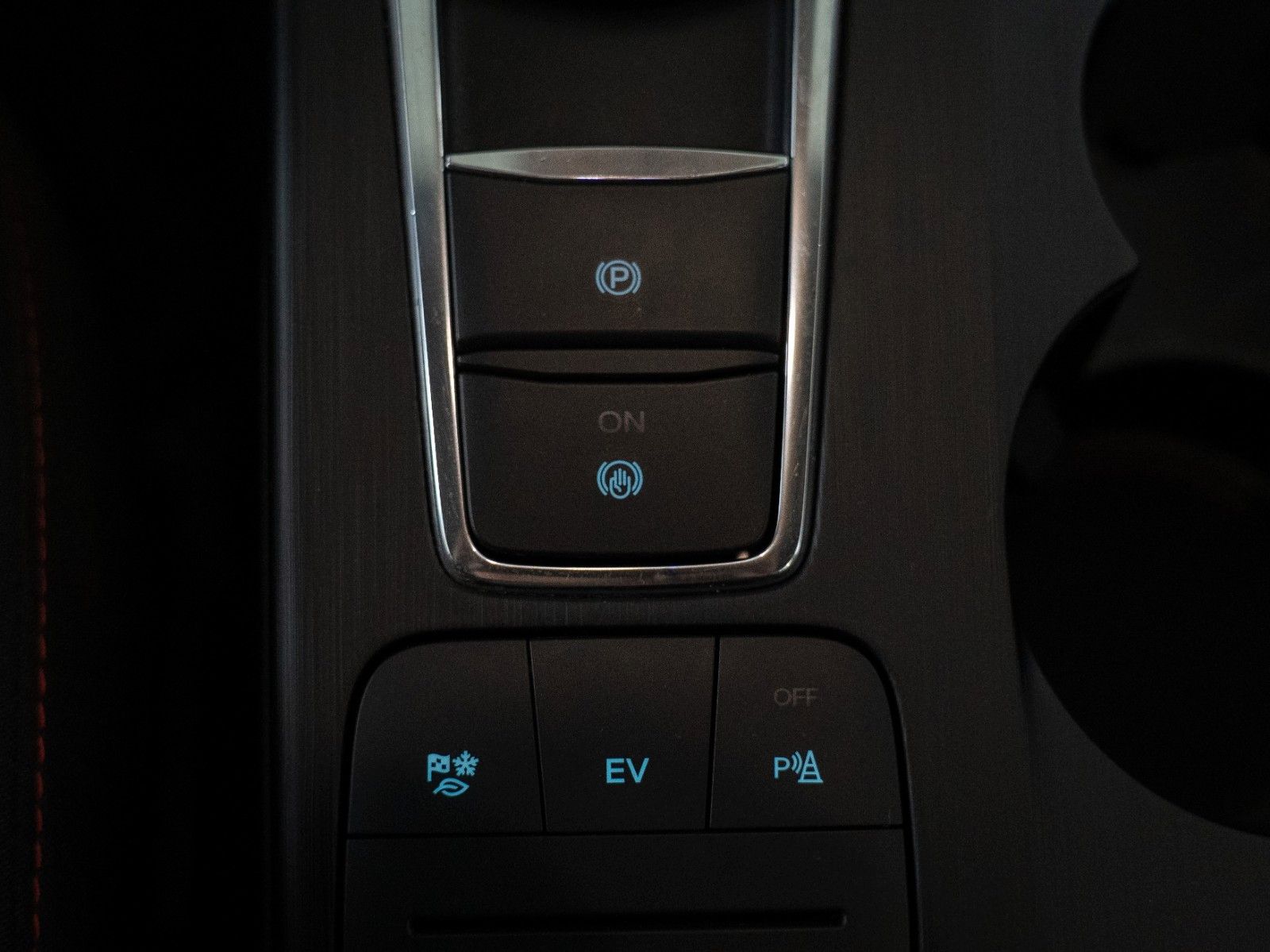 Fahrzeugabbildung Ford Kuga PHEV ST-Line AUTOM./WINTER-P./NAVI/DAB