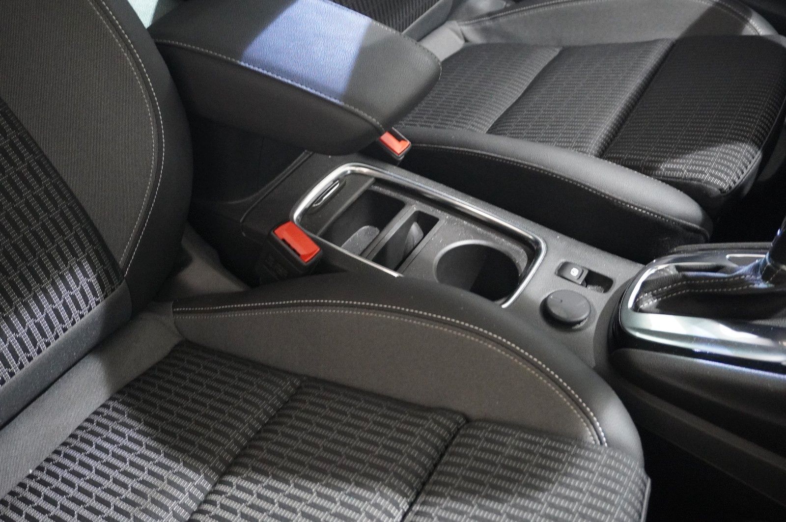 Fahrzeugabbildung Opel Astra K ST 1.4 ELEGANCE NAVI/LED/KAMERA/SPORT/SH