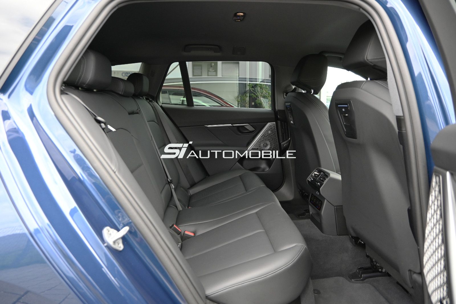 Fahrzeugabbildung BMW 520d xDr. Touring °ACC°AHK°B&W°STANDHEIZ°SITZBEL