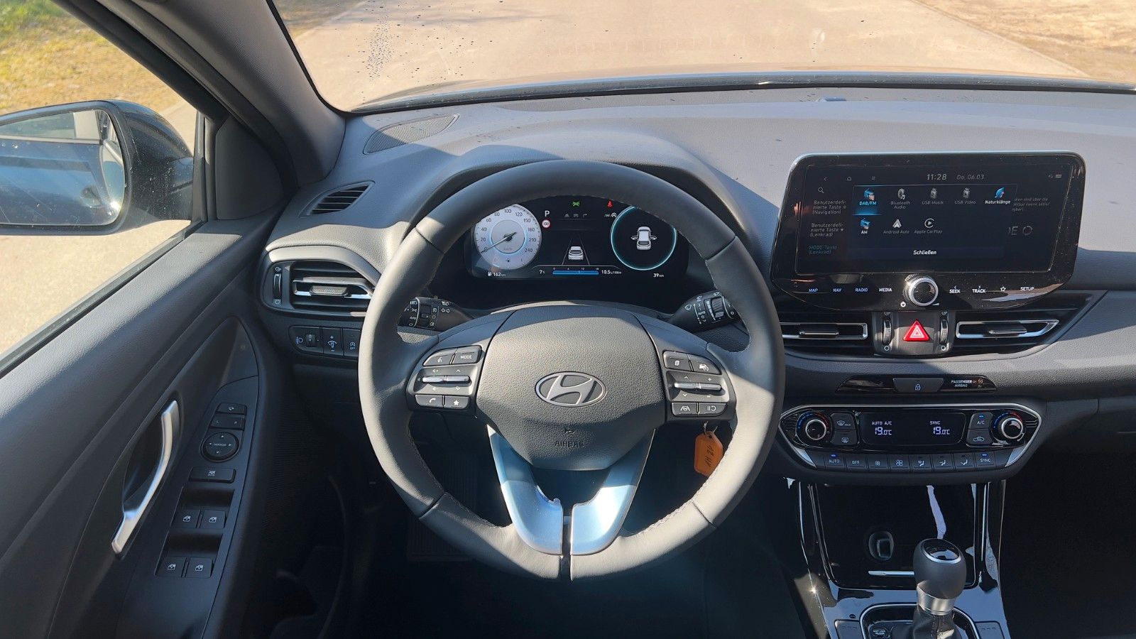 Fahrzeugabbildung Hyundai i30 1.0 T-GDI Advantage *Navi*CarPlay*RFK*LED*