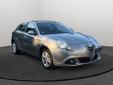 Alfa Romeo Giulietta Turismo - Alfa Romeo Giulietta mit Panoramadach