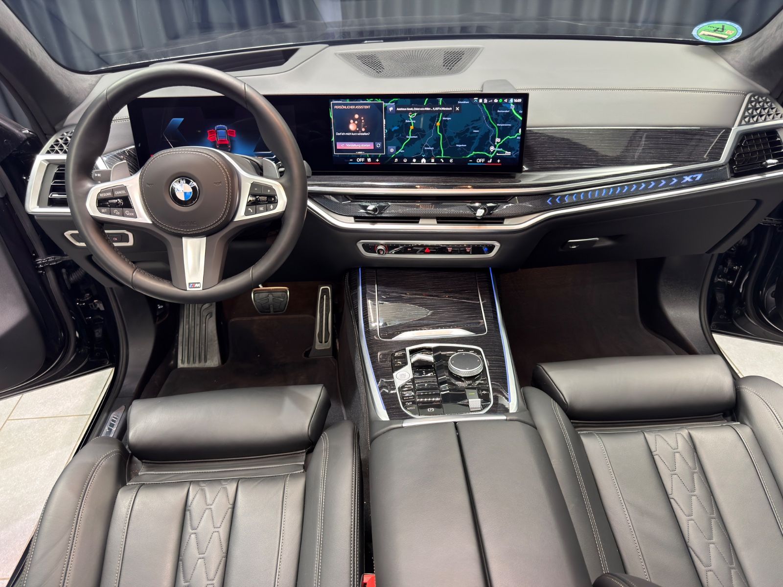 Fahrzeugabbildung BMW X7 xDrive 40d M SPORT PRO|LUFT|PANO|7-SITZER|AHK