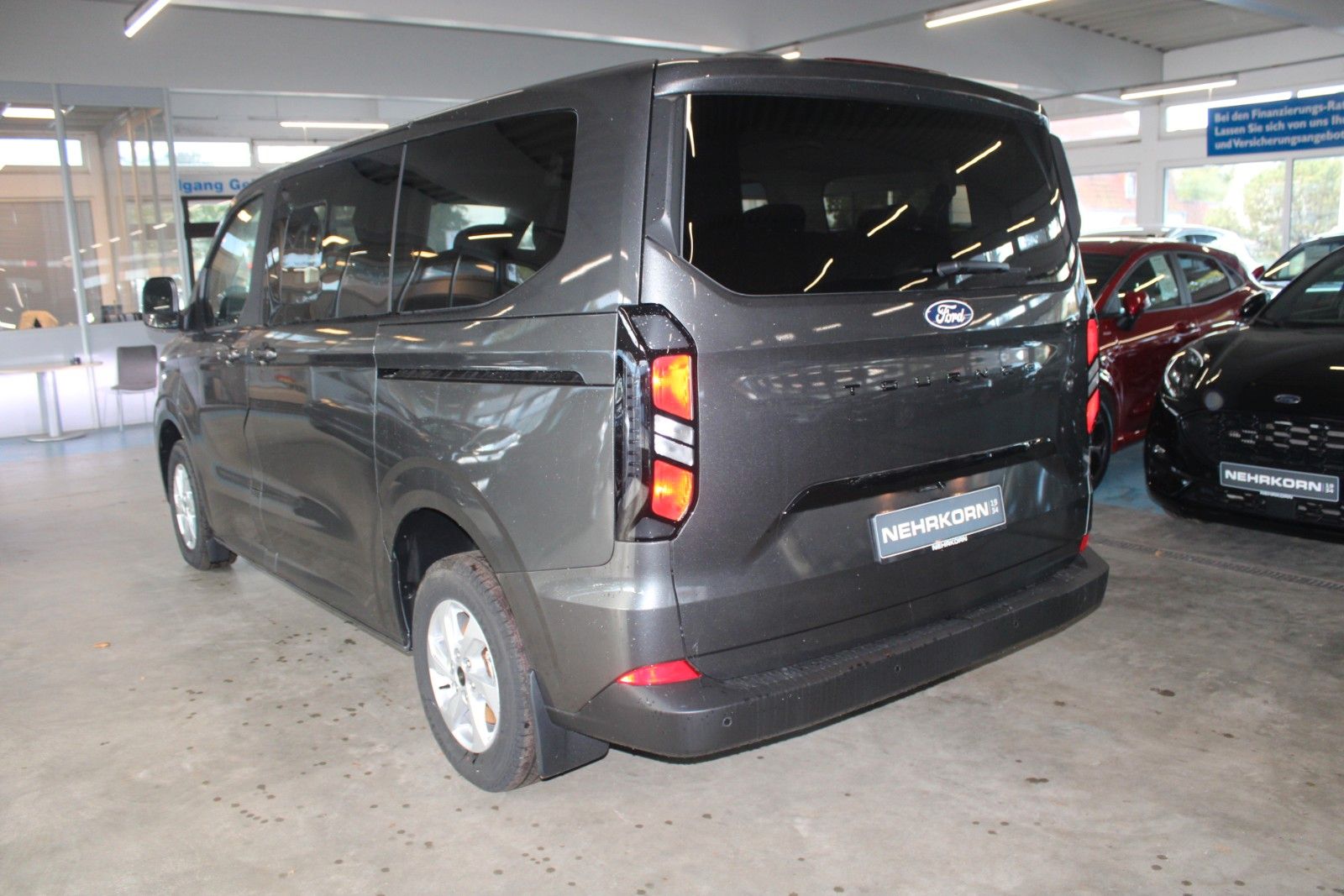 Fahrzeugabbildung Ford Tourneo Custom L1 TREND 8-Sitze LED NAVI CAM uvm