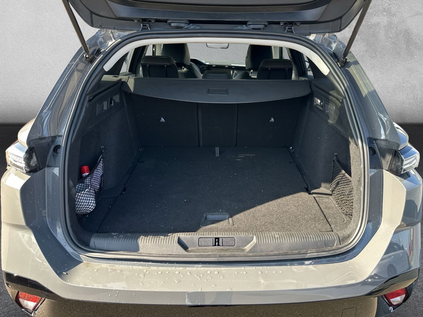Fahrzeugabbildung Peugeot 308 SW Allure 1.2 PureTech 130 EU6e Navi Memory