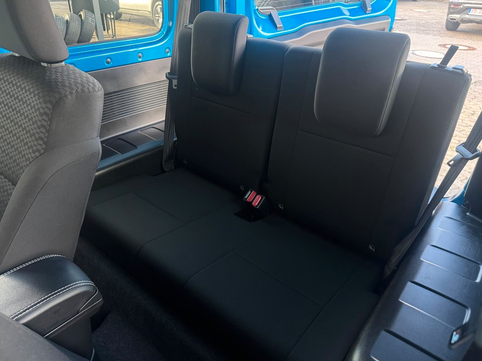 Fahrzeugabbildung Suzuki Jimny Comfort+ AllGrip,4WD,Navi,Kamer,4 Sitze