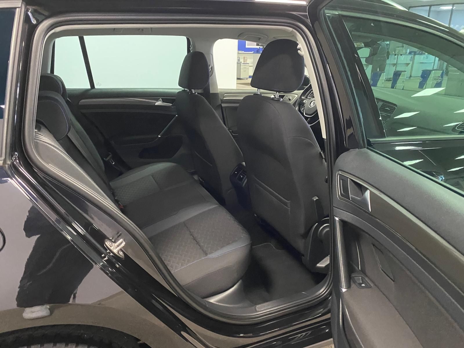 Fahrzeugabbildung Volkswagen Golf Variant VII 1.0 TSI Join+APP+ALLWETTER+NAVI