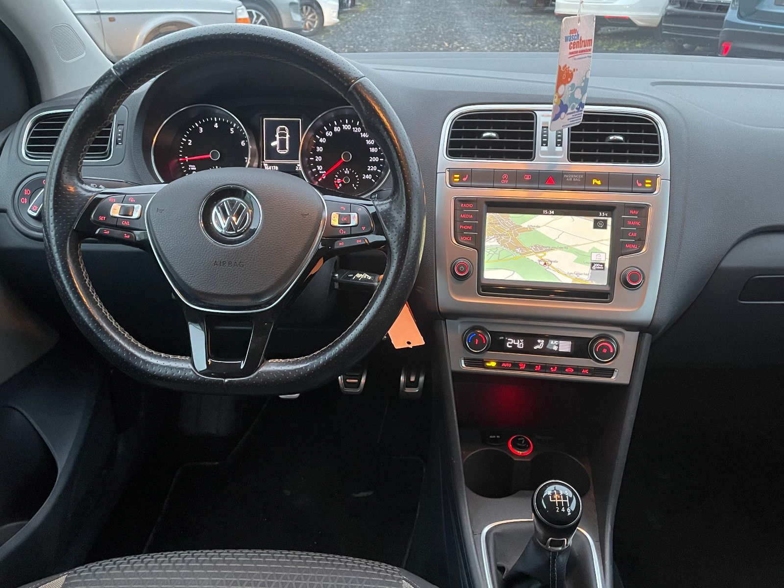 Fahrzeugabbildung Volkswagen Polo V CrossPolo 1.2 TSI Navi SPORTSITZE 1.HAND