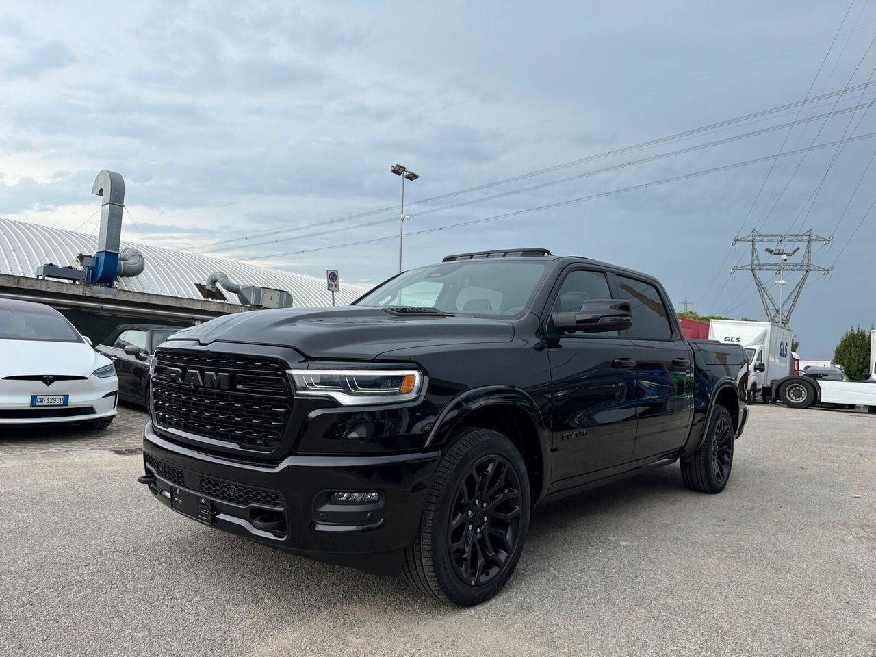 Dodge RAM 1500 LIMITED NIGHT EDITION (prezzo esc