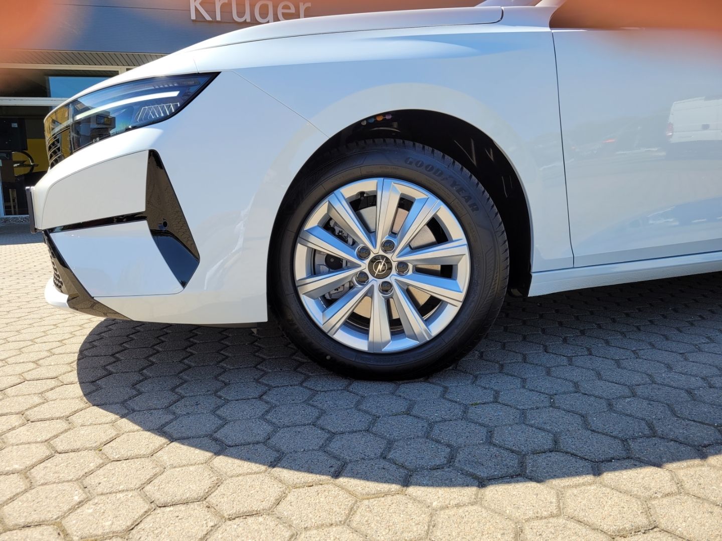 Fahrzeugabbildung Opel Astra L Edition Sports Tourer SHZ+LHZ+Allwetter
