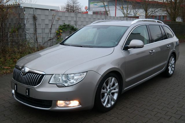 Skoda Superb Combi Elegance 4x4 / Motor läuft Unrund