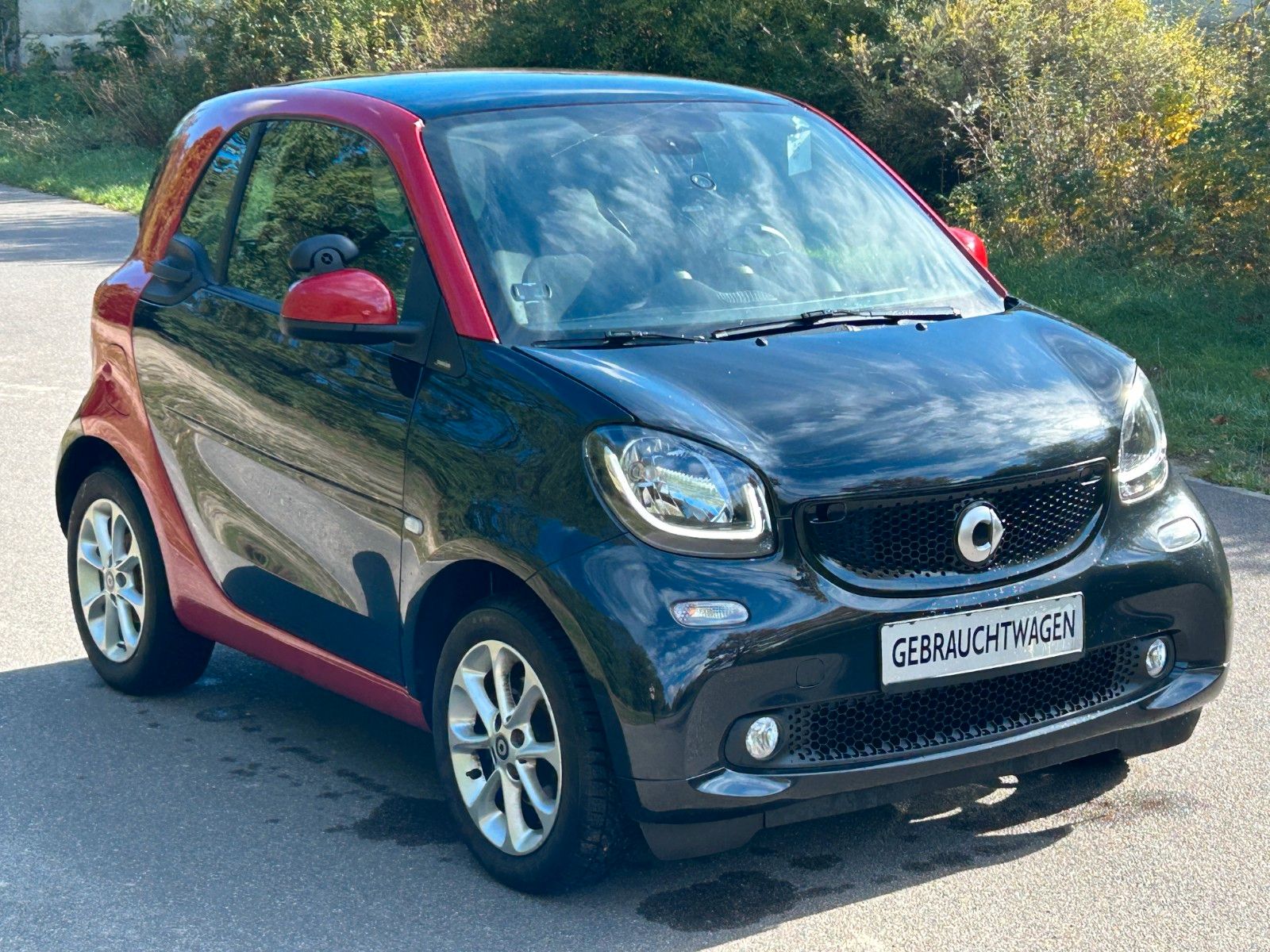 Fahrzeugabbildung Smart ForTwo Coupé 0.9 Passion *Sitzhzg*Panorama*RFK*