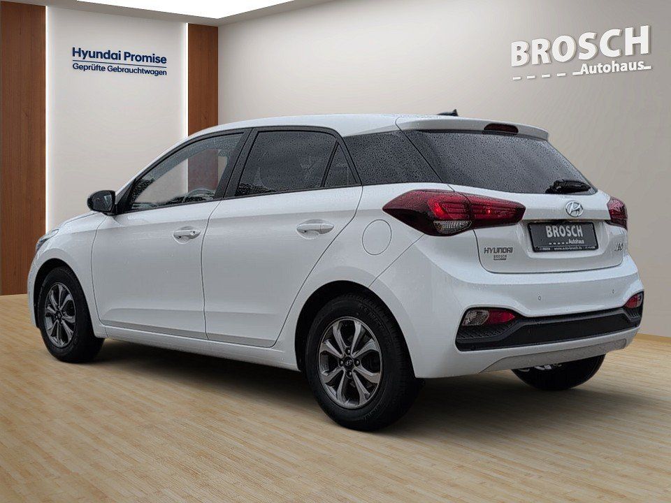 Fahrzeugabbildung Hyundai i20 1.2 YES! GARANTIE KAM+PDC+CARPLAY+KLIMA+SHZ+