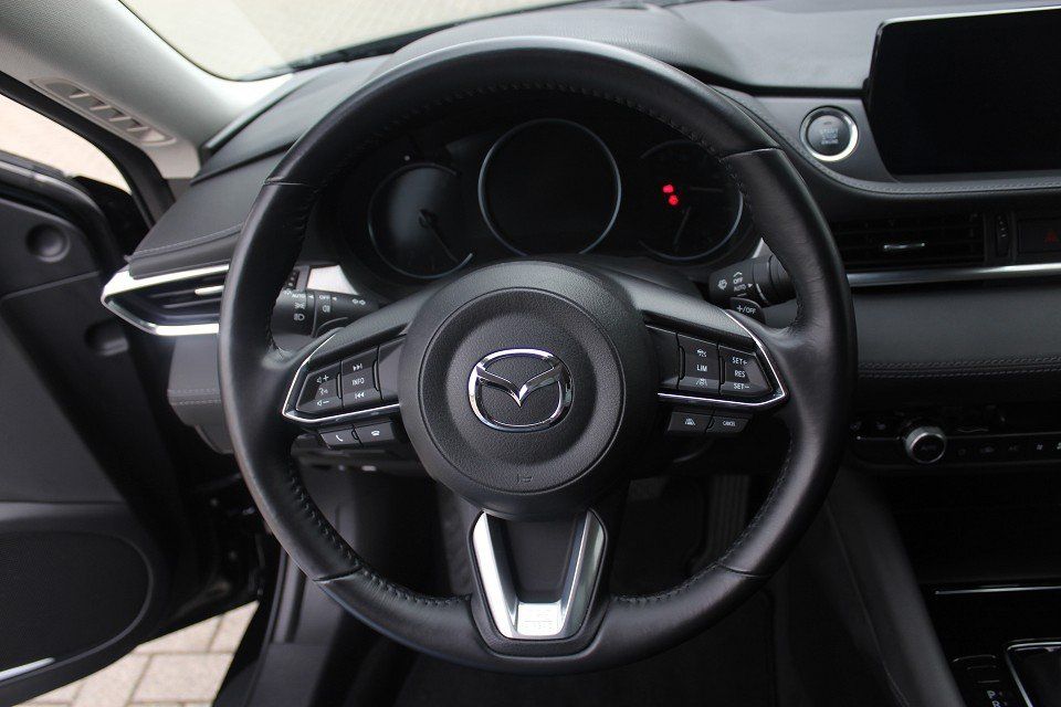 Fahrzeugabbildung Mazda 6 Exclusive-Line G-194 AT NAVI ACAA 360° MATRIX