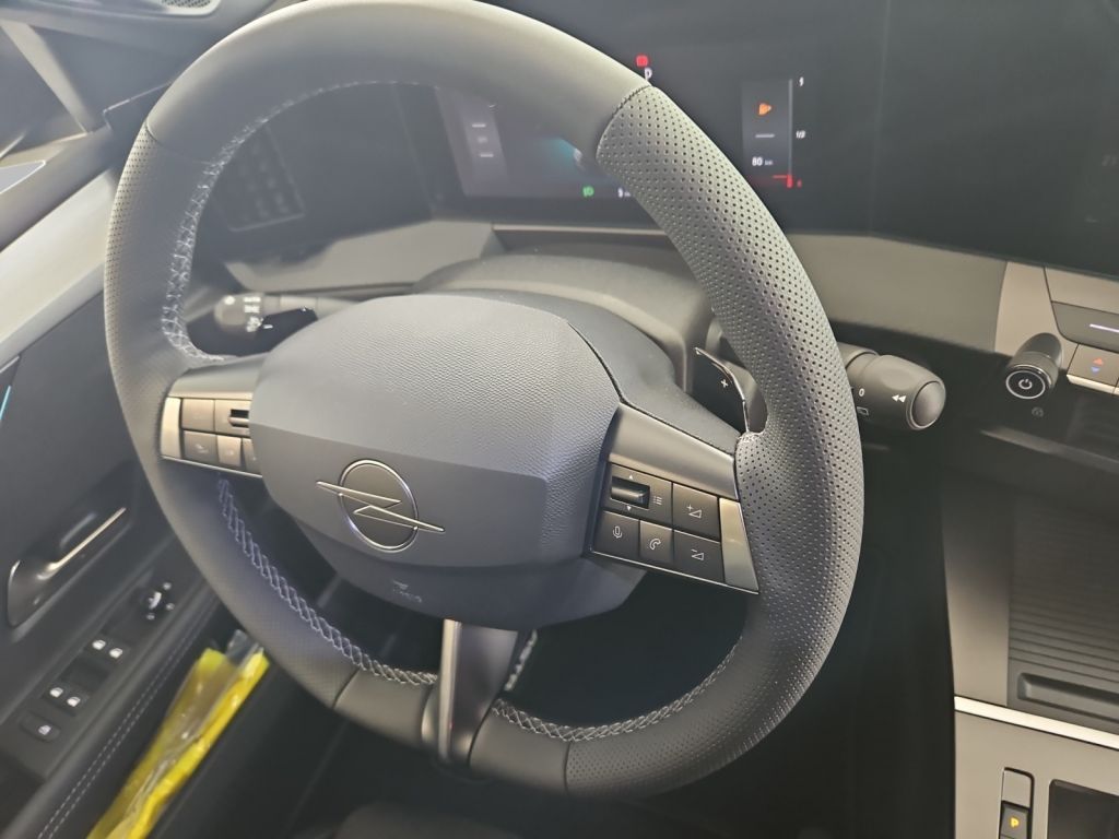 Fahrzeugabbildung Opel Astra ST Hybrid 107 kW Ultimate (L)