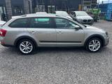 Skoda Octavia Combi Scout 4x4 - 2.0 - Leder - : Beige, Alcantara, Kombi