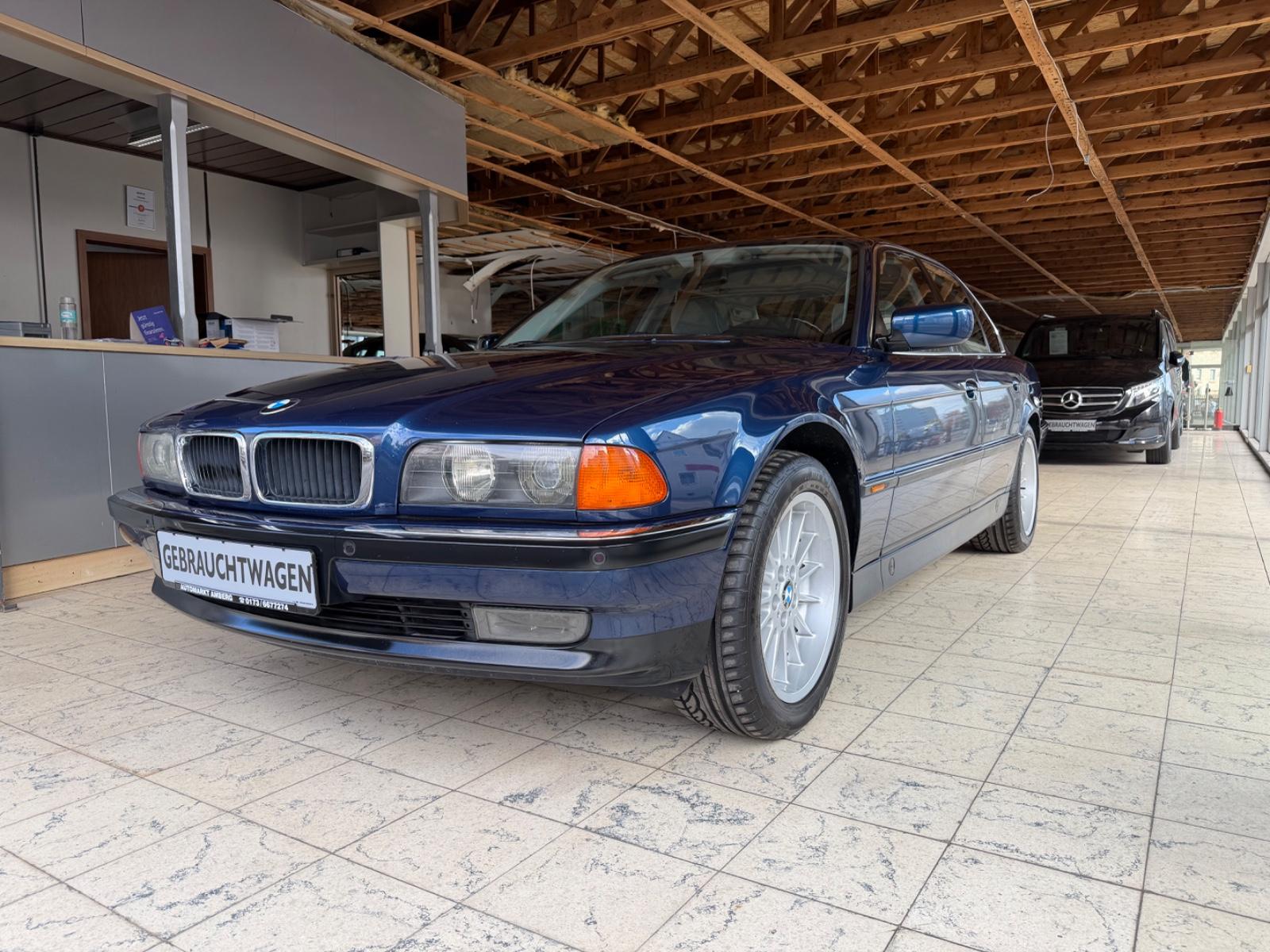 BMW 728i E38 Handschalter*Scheckheft*Schiebedach*
