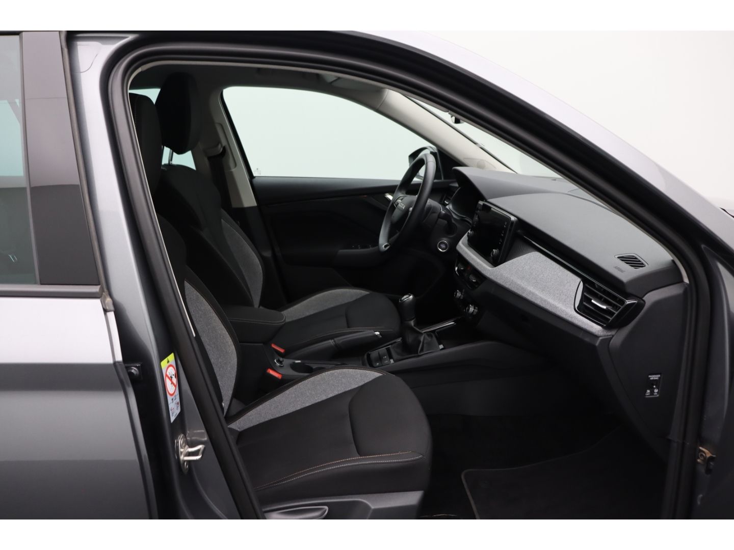 Fahrzeugabbildung SKODA Kamiq 1.0 Selection Kamera SHZ Einparkhilfe vorn