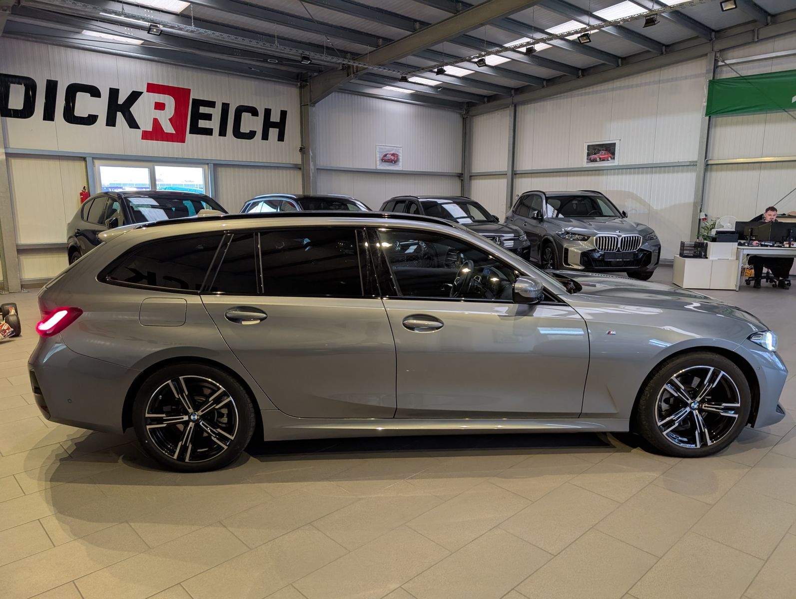 Fahrzeugabbildung BMW 320 d M-Sport Ad-LED ACC Comfort Kamera Pano AHK