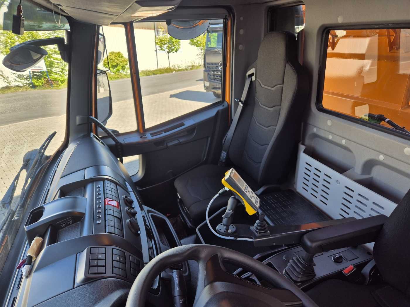 Fahrzeugabbildung Iveco Eurocargo ML150E28W 4x4 Winterdienst Vorb. 2xAHK