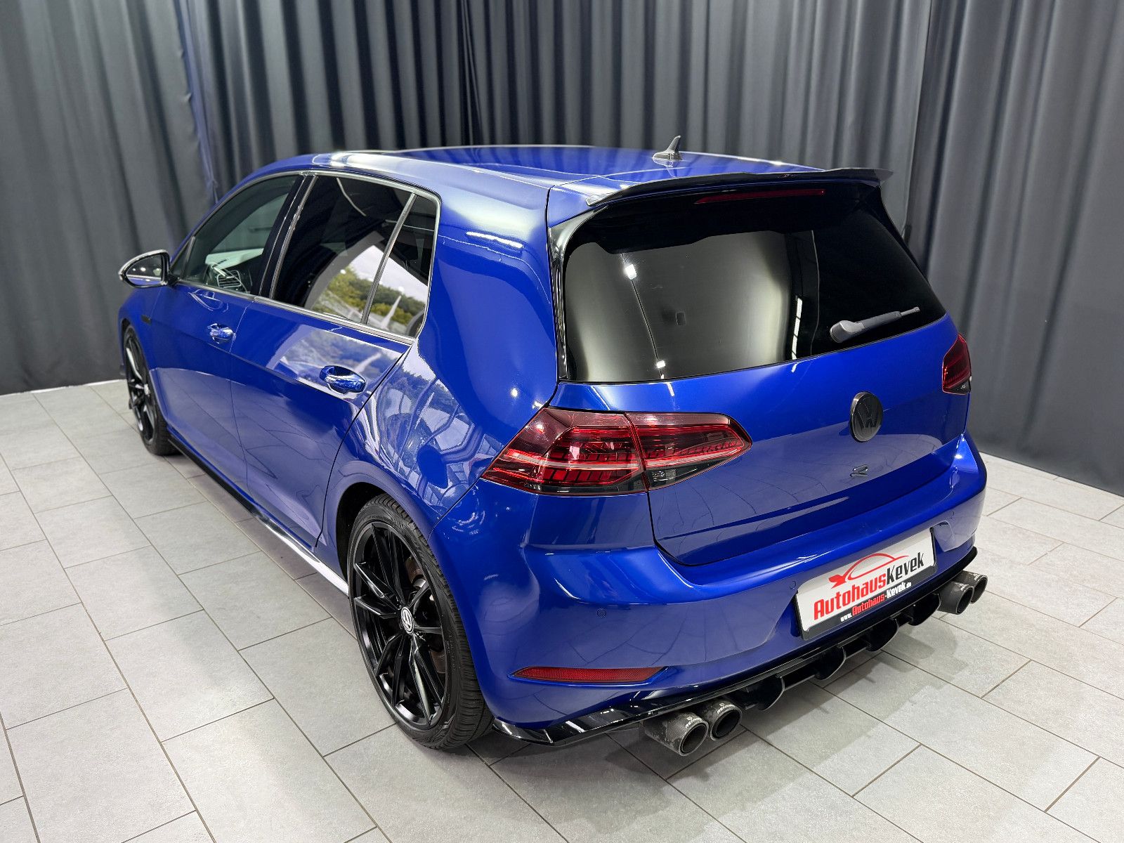Fahrzeugabbildung Volkswagen Golf VII R 4Motion |REMUS|PANO|LEDER