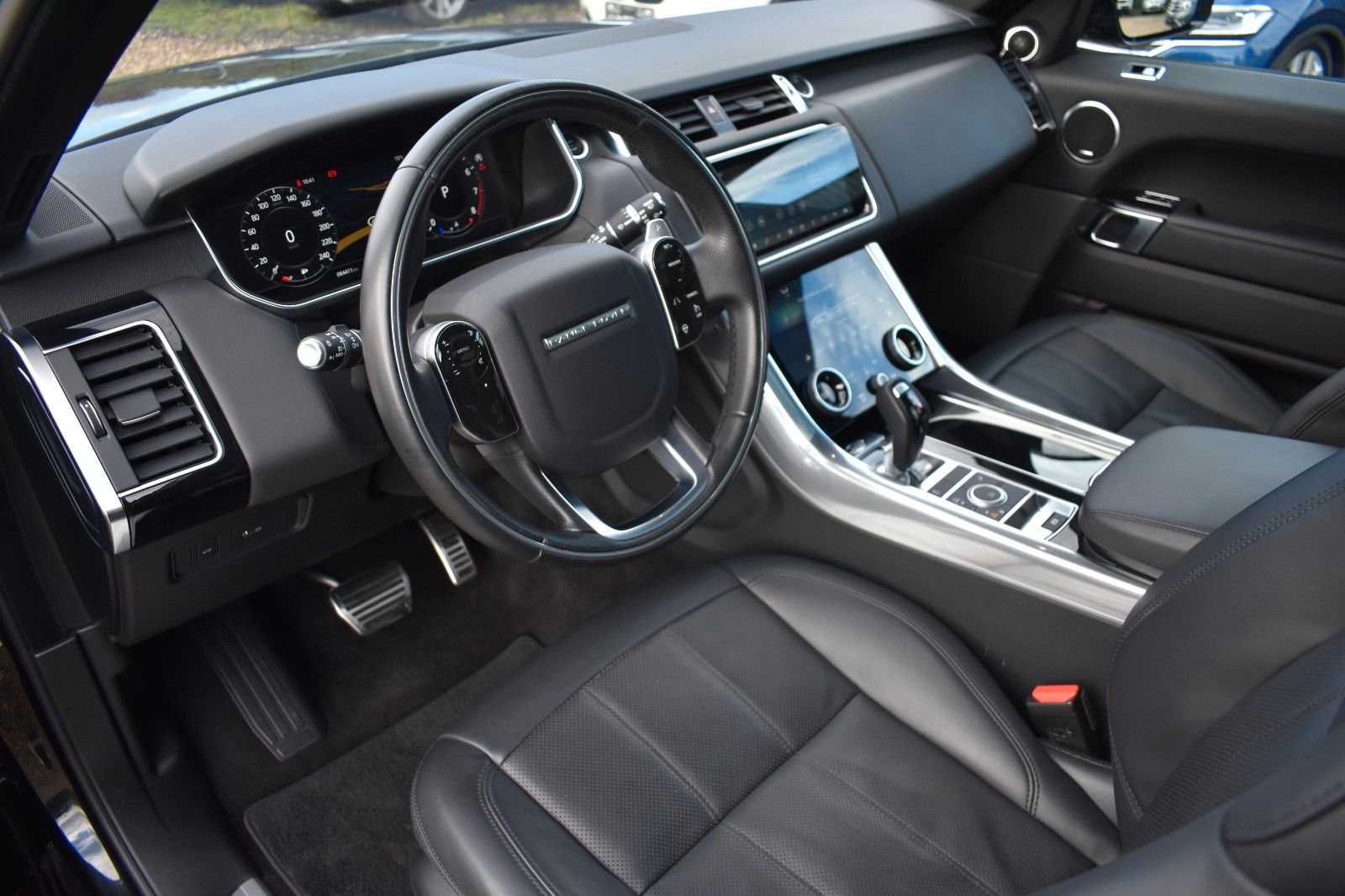 Fahrzeugabbildung Land Rover Range Rover Sport HSE P400 Dynamic Stealt Black