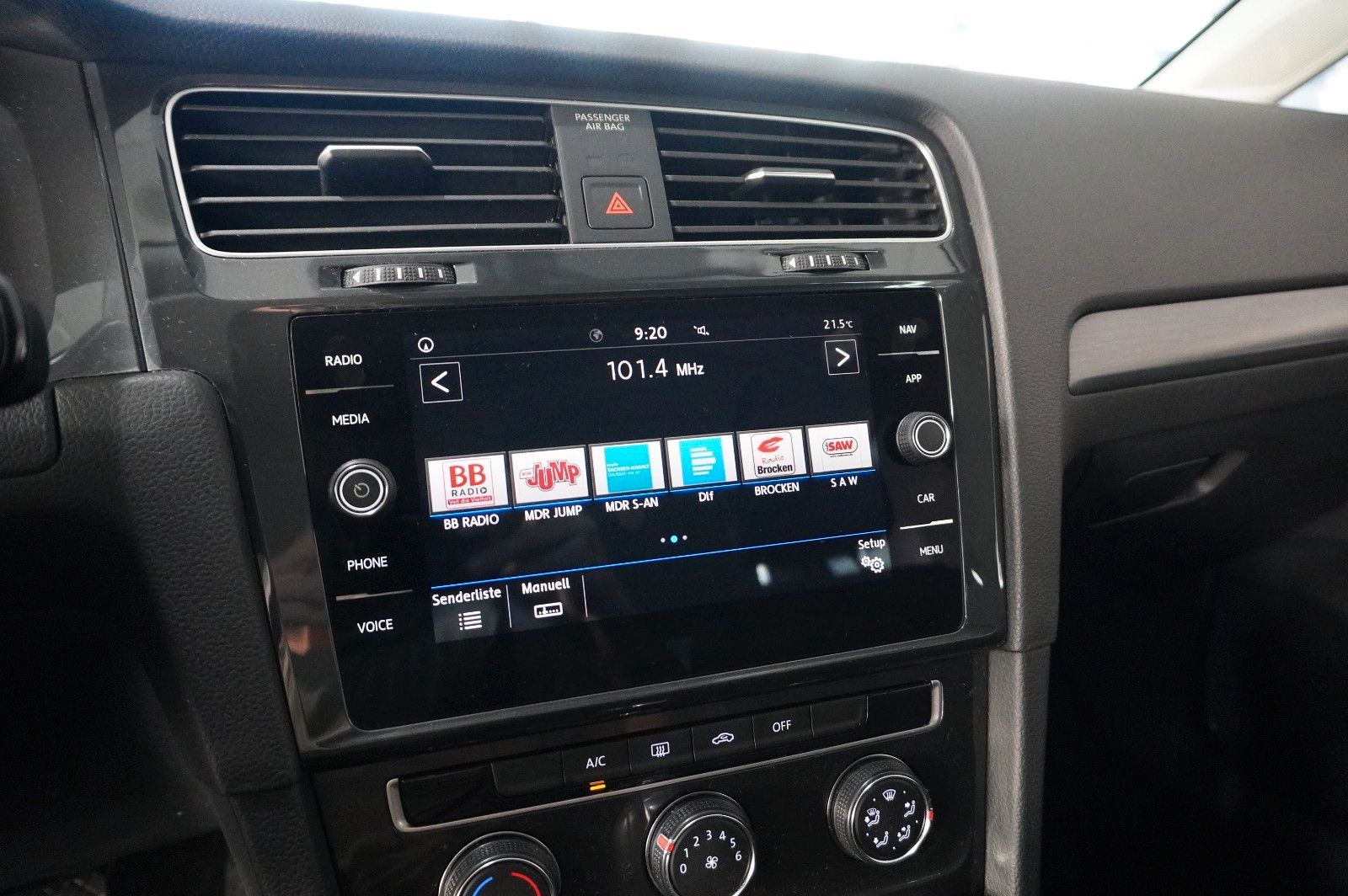 Fahrzeugabbildung Volkswagen Golf VII Lim. 2.0 TDI COMFORTL. DSG NAVI/LED/ACC